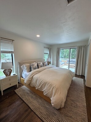 Iron/ironing board, WiFi, bed sheets - Charming Home in Sag Harbor w/ Salt Water Pool (Sag Harbor)