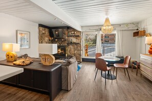 TV, fireplace, books, music library - Charming 1-bedroom Stonebridge Condo 716 Slope Side w/lots of amenities (Snowmass Village)
