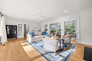Living area - Barrett Tee House - Stunning Home in the Village! (Pinehurst)