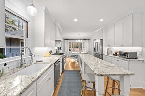 Private kitchen - Barrett Tee House - Stunning Home in the Village! (Pinehurst)