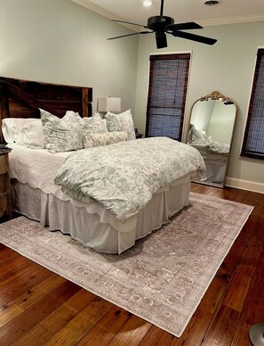 3 bedrooms, iron/ironing board, WiFi, bed sheets - Charming 3-bedroom house in beautiful Oxford, MS.1 mi from square. 2 from campus (Oxford)