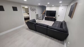 Iron/ironing board, WiFi, bed sheets - Family & Pet Friendly Beach Getaway (Clearwater)