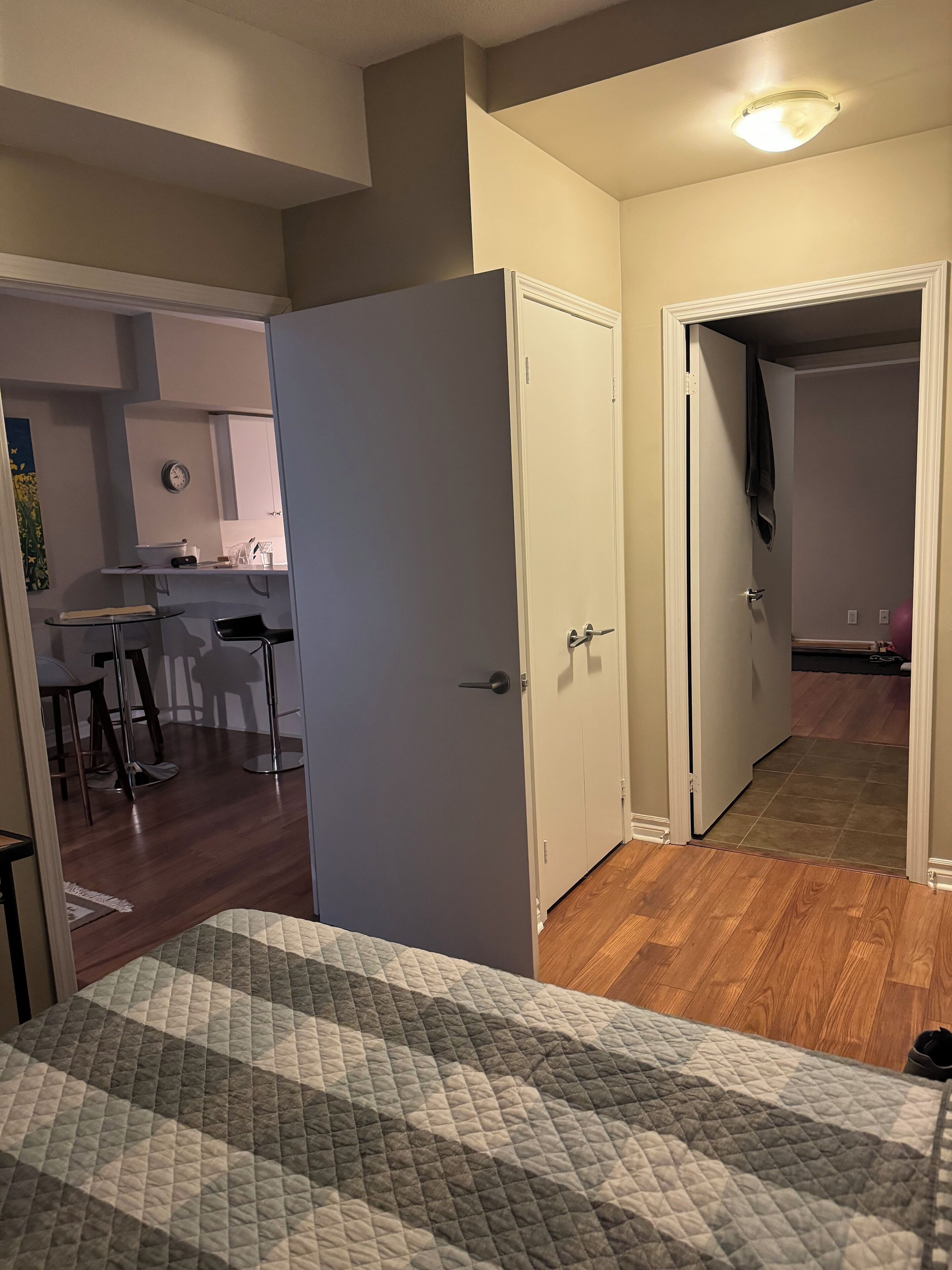 Fer et planche à repasser, Wi-Fi, literie fournie