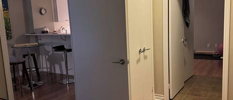 Fer et planche Ă repasser, Wi-Fi, literie fournie