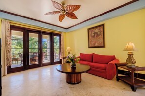 TV - 1 BR Sol Suite | Sea and Pool Views (San Pedro)