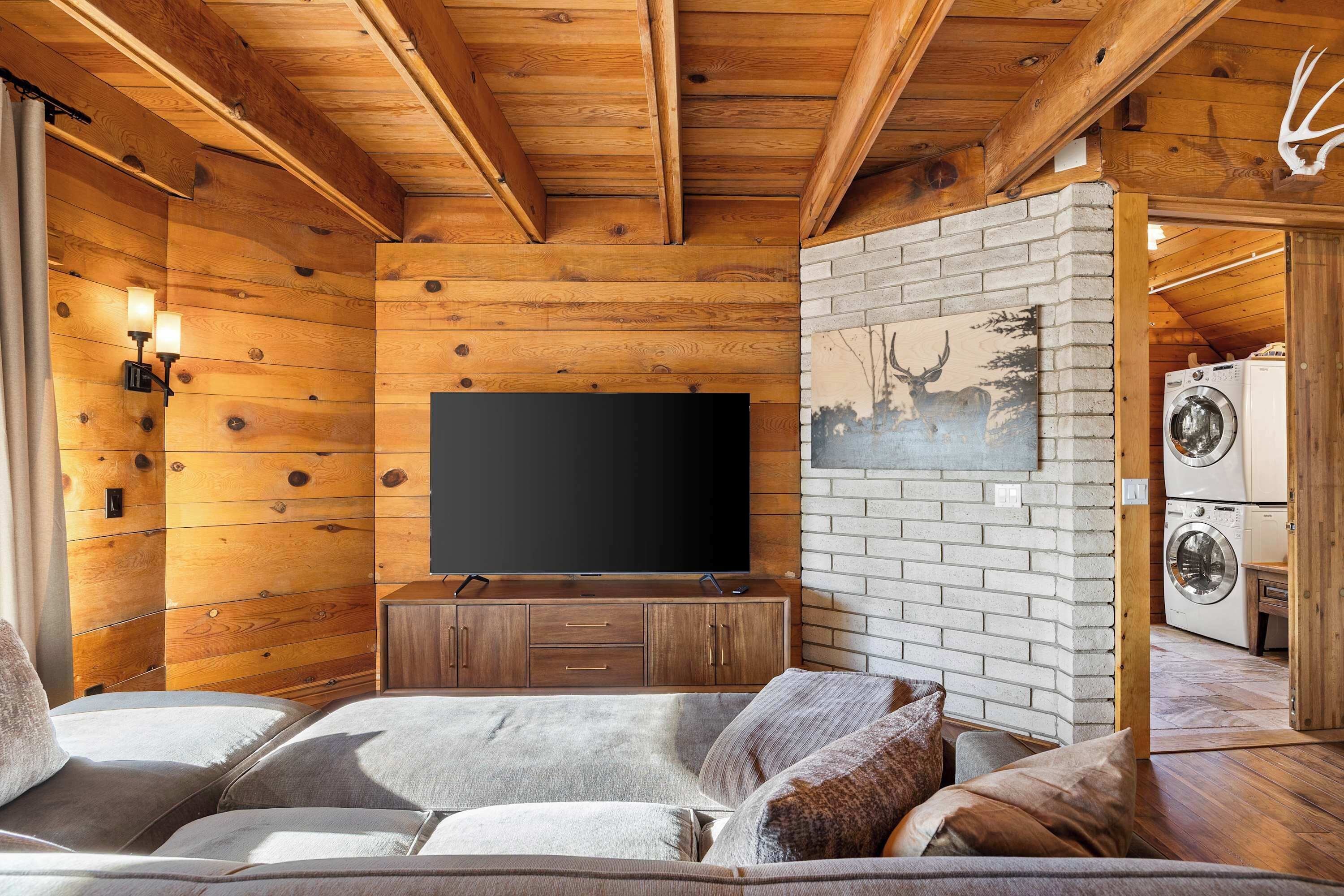 TV, fireplace, offices