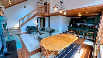 Een smart-tv en een open haard