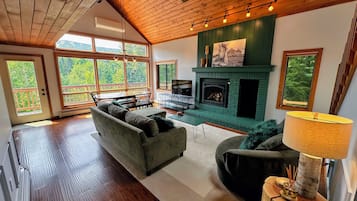 TV connectée, cheminée