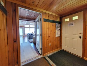 المنشأة من الداخل