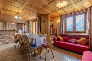 Dining - CHALET MAITRE JEAN MARC (LA ROSIERE MONTVALEZAN)