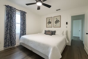 2 habitaciones, tabla de planchar con plancha, wifi y ropa de cama