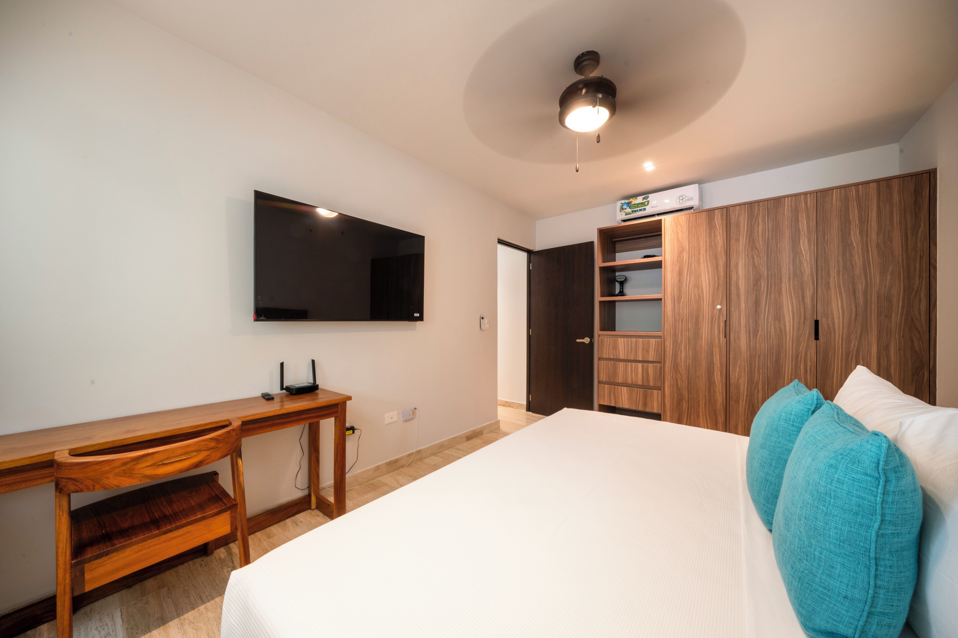 Departamento de lujo, vista a la alberca | Tabla de planchar con plancha y wifi gratis 