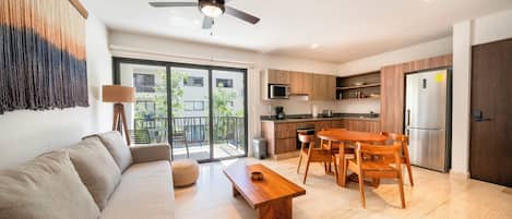 Luxury Apartment, Pool View | Living area