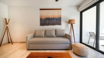 Luxury Apartment, Pool View | Living area