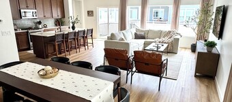 Snowbasin GETAWAY.  6 bedroom family home. Sleeps in 18