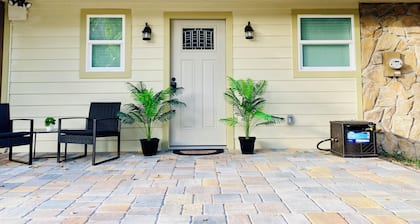 •Modern & Cozy apartment near top attractions•
Stadium,beaches ,downtown & more!