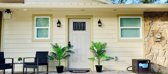 •Modern & Cozy apartment near top attractions•
Stadium,beaches ,downtown & more!