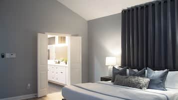 Escritorio, tabla de planchar con plancha, cuna de viaje y wifi gratis