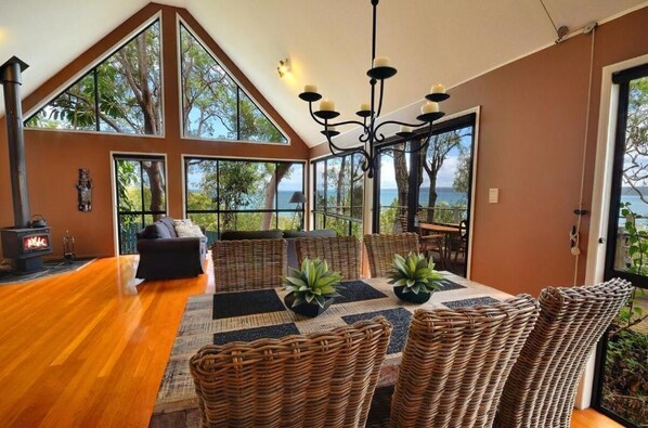 Interior - Private Luxury Island Retreat with Panoramic Bay Views (Macleay Island)