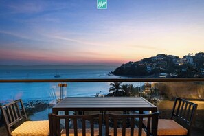 Outdoor dining - Stylish Beachfront 3BR Ocean View - Zantamar 301A (La Cruz de Huanacaxtle)
