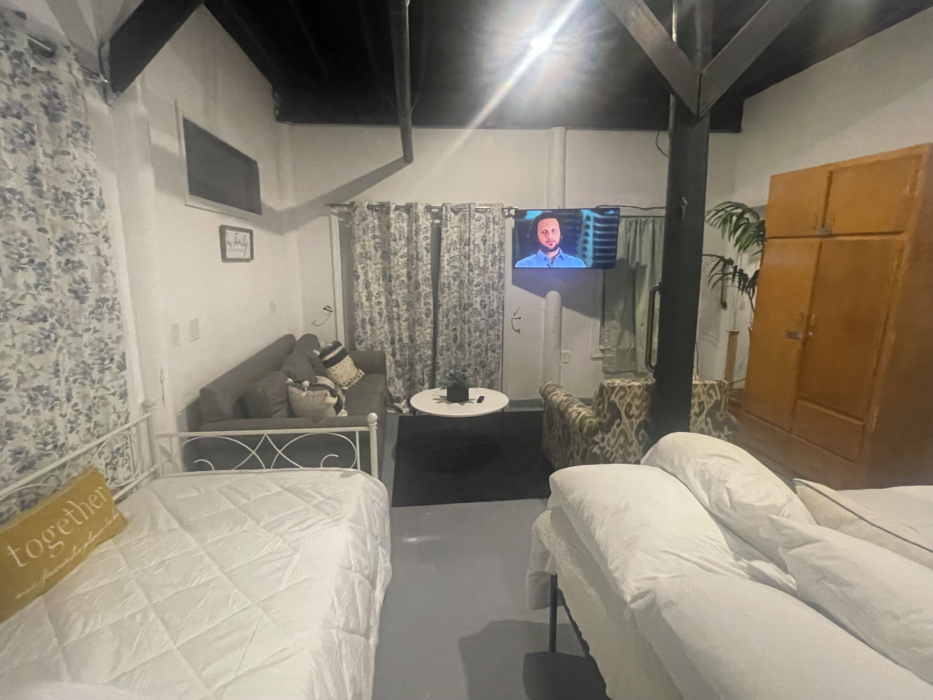 1 chambre, fer et planche à repasser, literie fournie