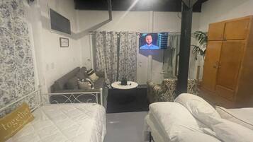 1 chambre, fer et planche à repasser, literie fournie