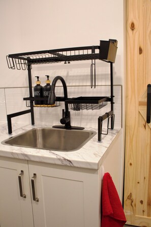 Interior - Studio - Cozy Downtown Hideaway (Greater Sudbury)