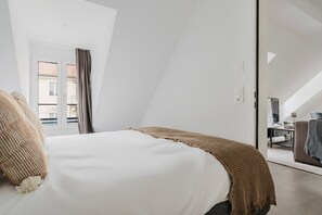 Iron/ironing board, WiFi, bed sheets - Blueground | Sihlfeld, washer/dryer, nr Zürich HB (Zurich)