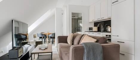 Fernseher, Stereoanlage