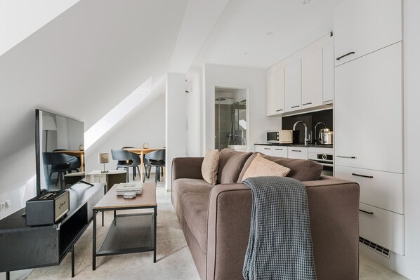 Fernseher, Stereoanlage