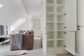 Fernseher, Stereoanlage