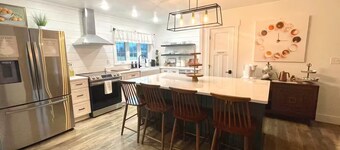 Hearth & Heartland 
Farmhouse-3 private acres
Family Friendly