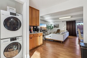 Interior - Gated Yard, King Bed, 2 Living Rooms, Ranch Style (Spring Valley)