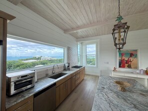 Private kitchen - Front-row views of the marina and the peaceful charm of Great Guana Cay (Great Guana Cay)