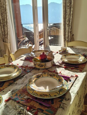 Dining - Romantic house with panoramic veranda and frutetto nestled in the mountains (Colonno)