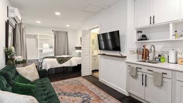 Iron/ironing board, WiFi