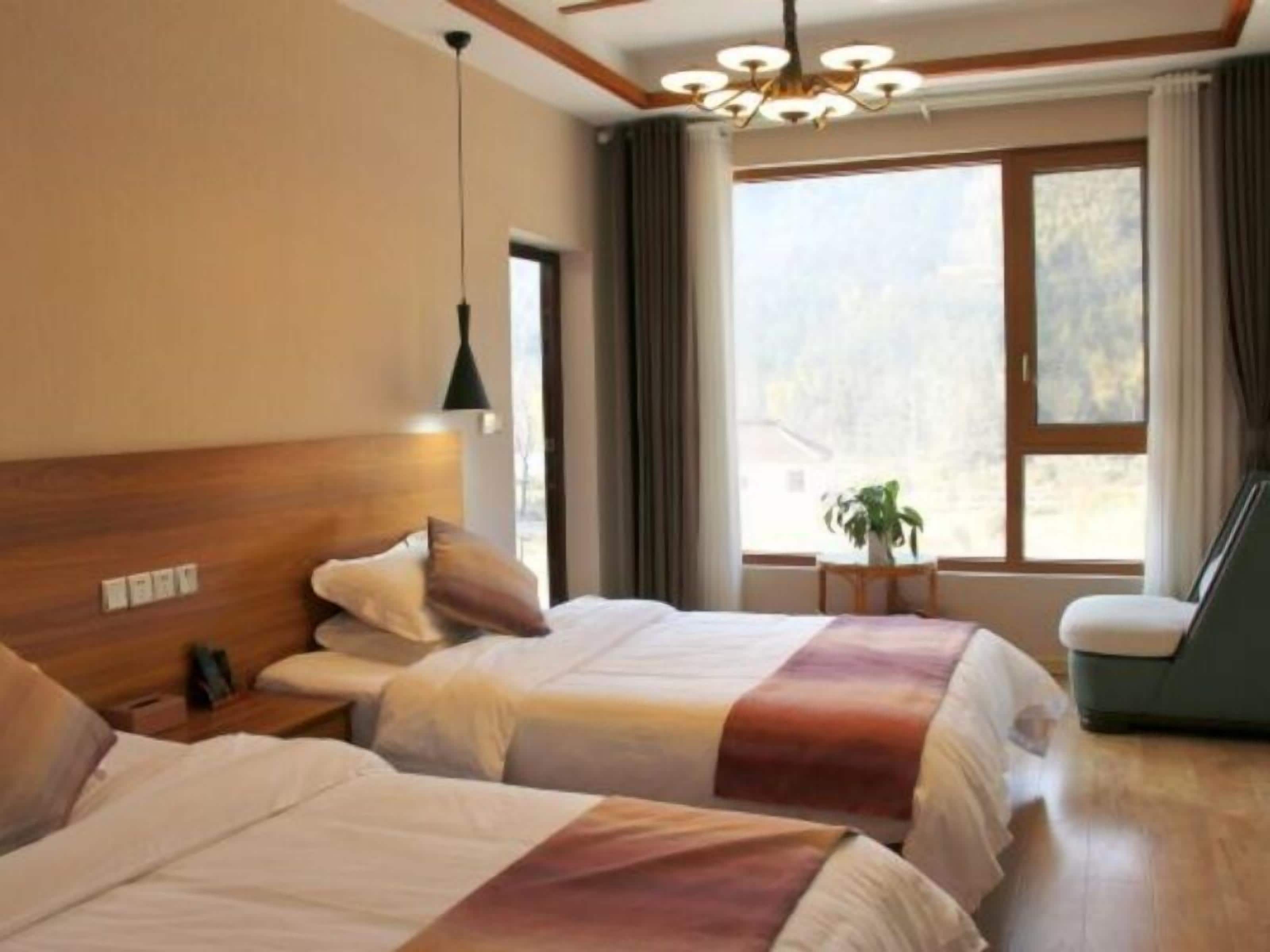 Basic-Zweibettzimmer, Bergblick