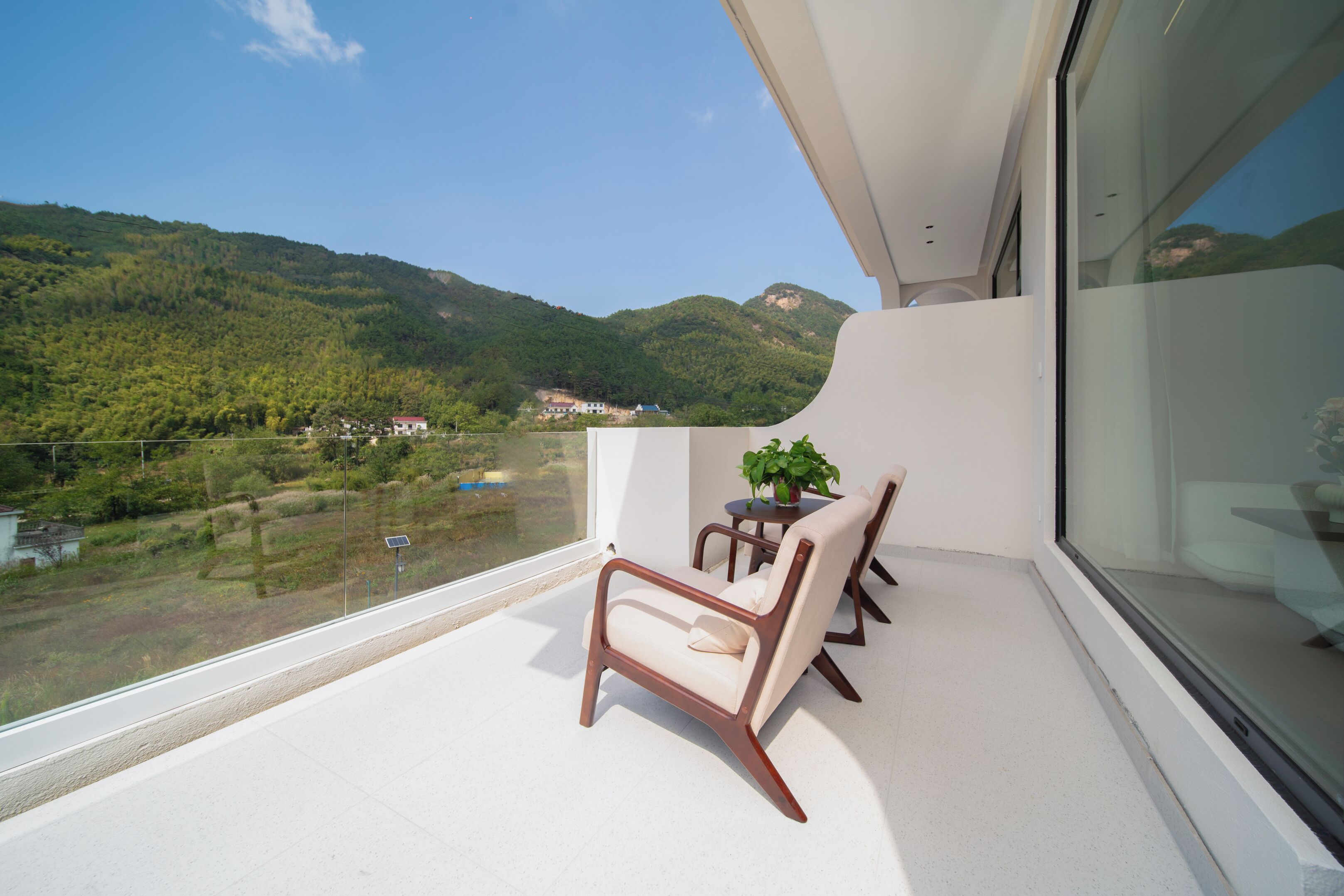 Business-Vierbettzimmer, Bergblick