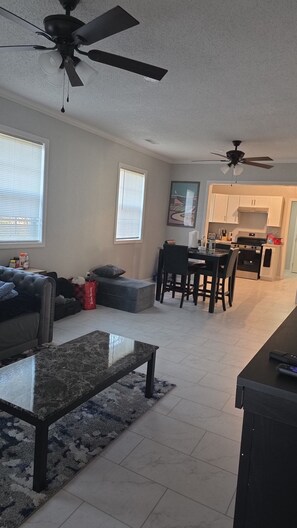 Interior - Cozy and comfortable accommodation for six guests. (Dalton)