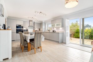 Private kitchen - Ty Tywod - 3 Bedroom Cottage - Tenby (Tenby)