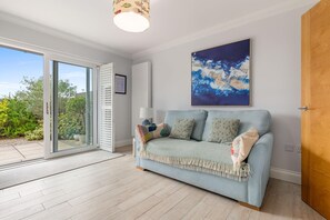 Smart TV - Ty Tywod - 3 Bedroom Cottage - Tenby (Tenby)