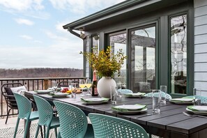 Outdoor dining - 4BR RiverVIEWS, Comm Pool & River Access, Barrel Sauna, Massage Chairs, Game Rm (Harpers Ferry)