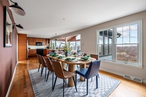 Dining - 4BR RiverVIEWS, Comm Pool & River Access, Barrel Sauna, Massage Chairs, Game Rm (Harpers Ferry)