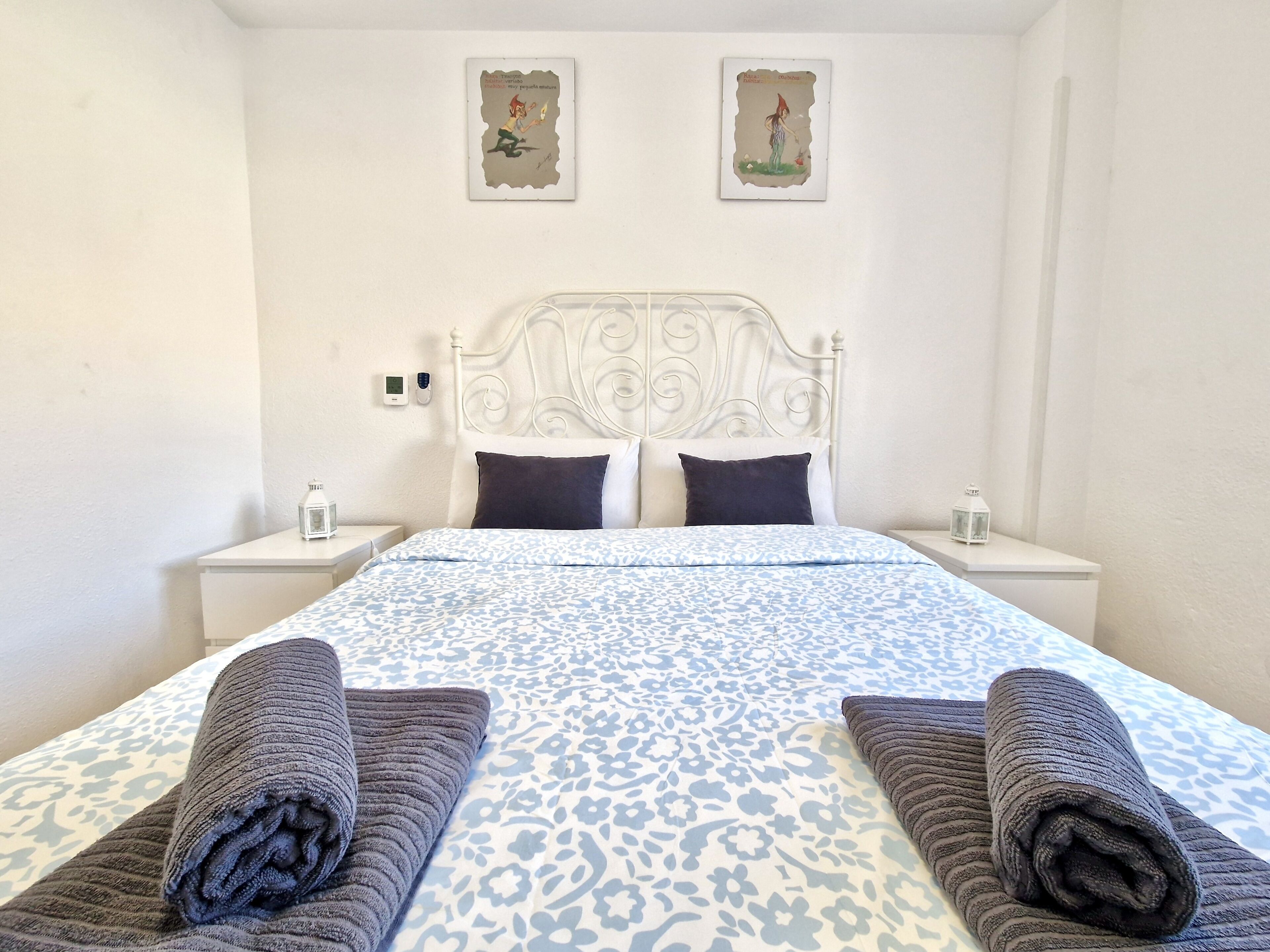 1 dormitorio, tabla de planchar con plancha, wifi gratis y ropa de cama