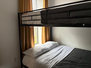 Room - Modern 2BR Near Times Square, Sleeps Groups Comfortably (New York)