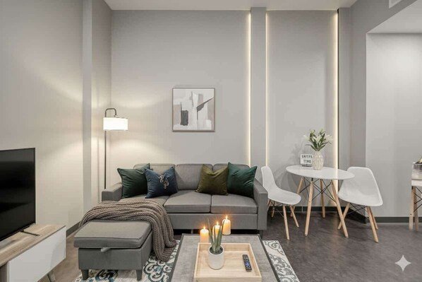 Télévision, jeux vidéo, lecteur de DVD, chaîne hi-fi