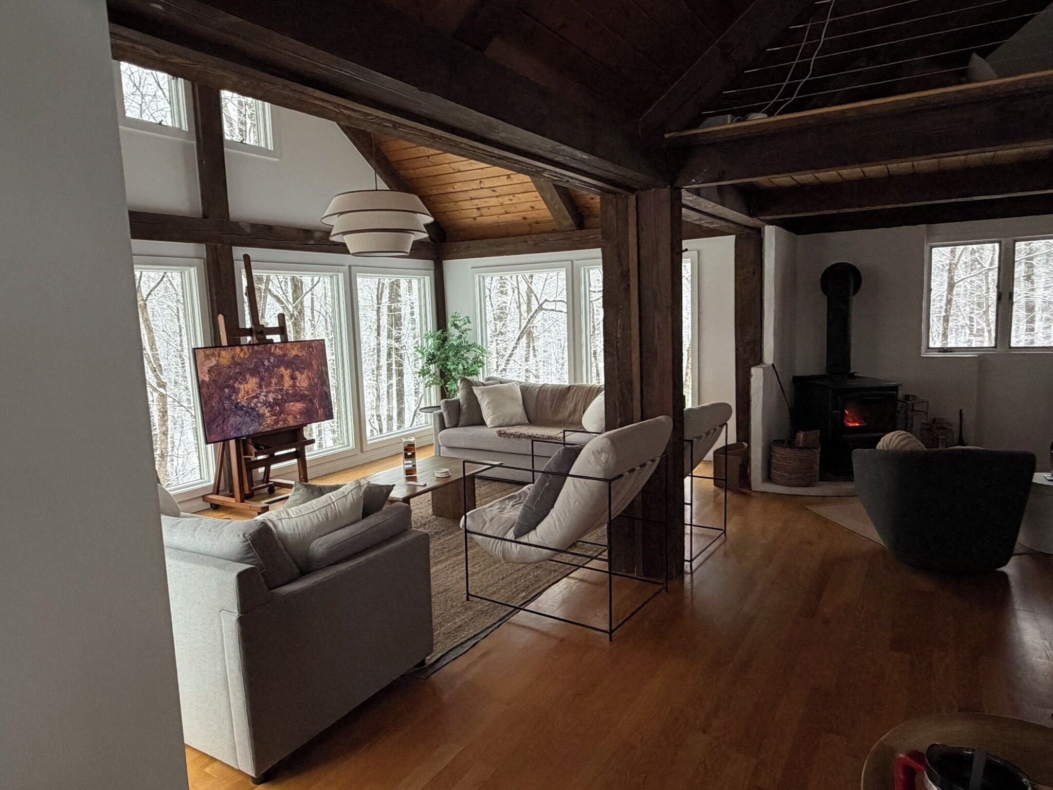 Smart TV, fireplace, stereo