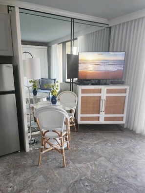Apartment - Beautiful San Luis Condo Amazing Pool View and Amenities (Galveston)