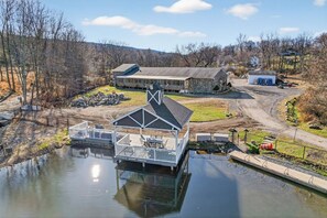 Apartment | 1 bedroom - Natural Getaway at Lakeside Orchard Farm Retreat (Monroe)