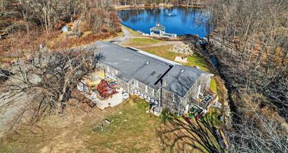 Boutique King Suite at Orchard Lake Private Farm